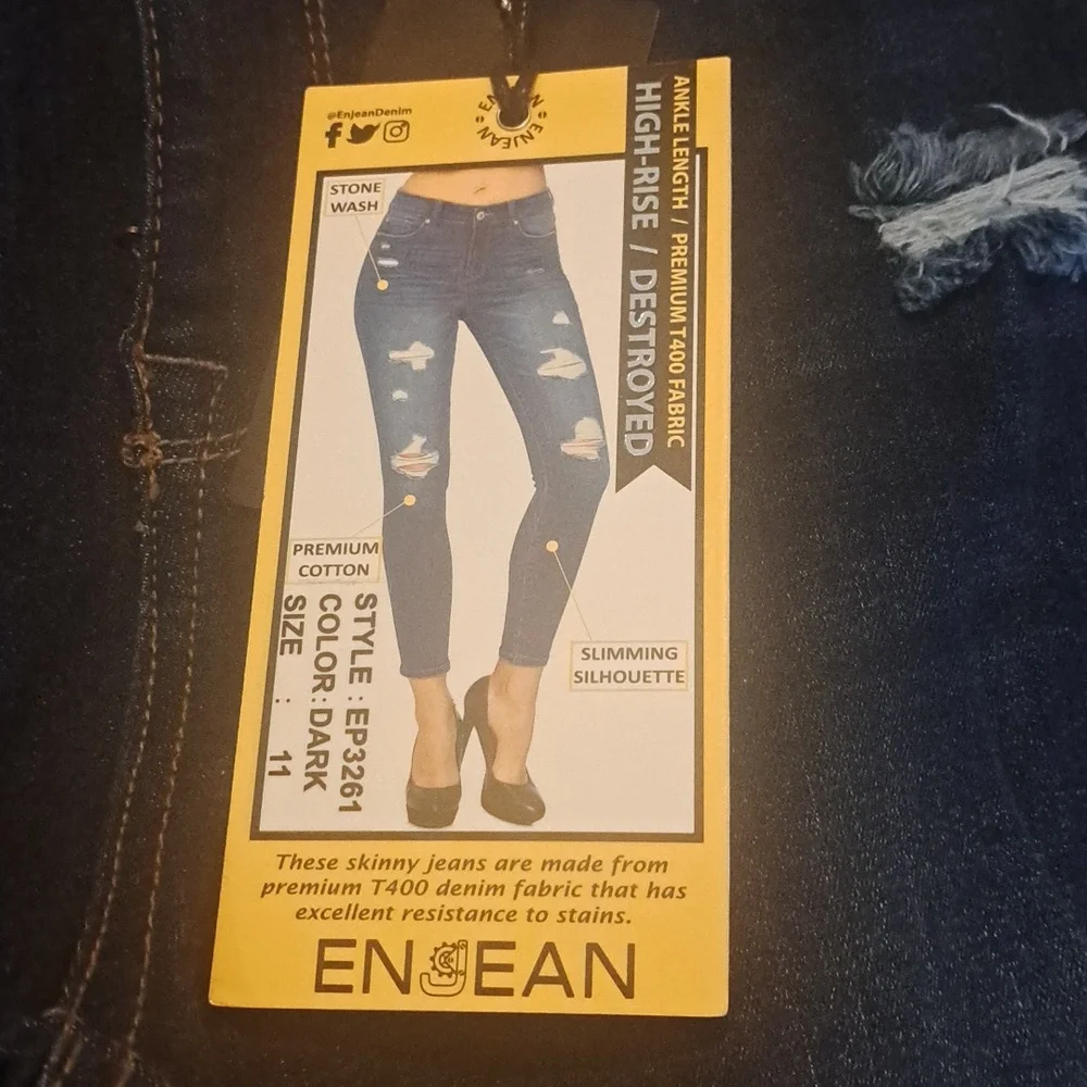 NWT JEANS - Picture 3 of 9